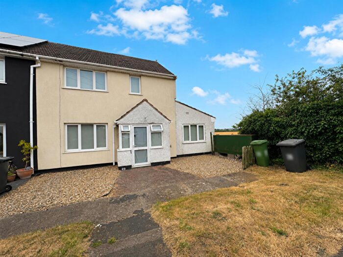 3 Bedroom Semi-Detached House To Rent In The Ryelands, Lawford Heath, Rugby, CV23
