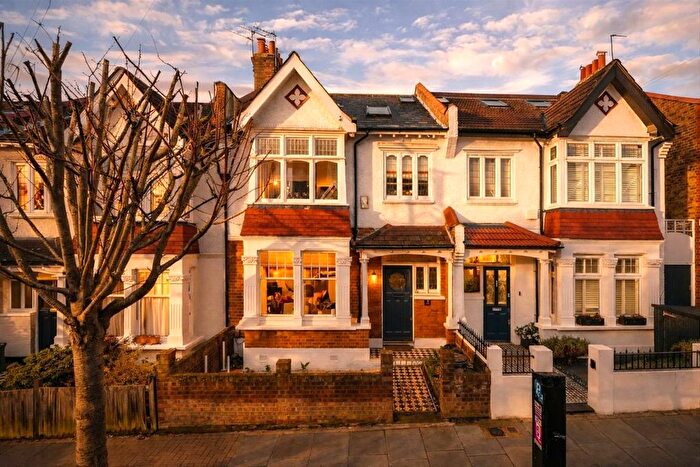 4 Bedroom Property For Sale In Fircroft Road, Tooting, SW17