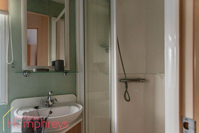 3 Bedroom Lodge For Sale In Coast Road, Lowestoft, NR32