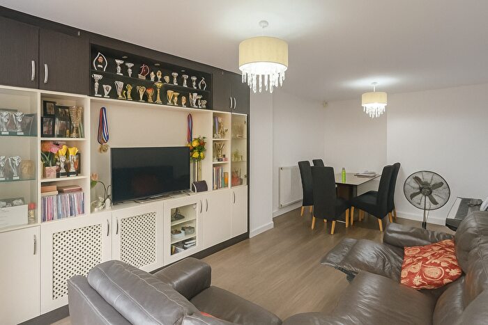 3 Bedroom Terraced House To Rent In Hughes Road, Ilford, IG6