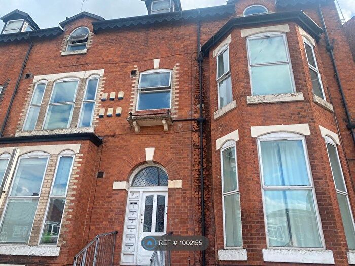 2 Bedroom Flat To Rent In Hathersage Road, Manchester, M13