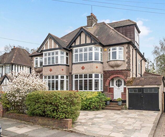 4 Bedroom Semi Detached House For Sale In Kingsway, Petts Wood, Orpington, BR5