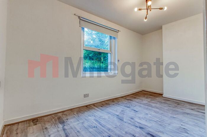 2 Bedroom Flat To Rent In St. James's Road, Croydon, CR0