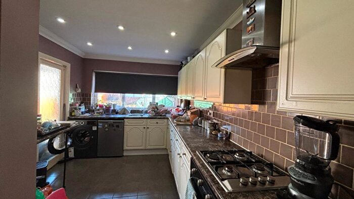 3 Bedroom Semi-Detached House To Rent In Albany Road, Chadwell Heath, Romford, Rm4