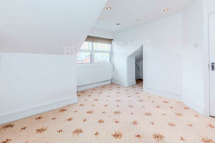 1 Bedroom Flat To Rent In Glebe Road, N8