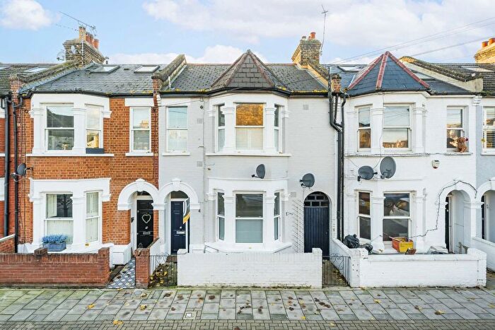 1 Bedroom Flat To Rent In Steerforth Street, Earlsfield, SW18