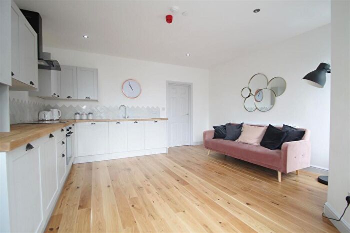 1 Bedroom Apartment To Rent In Flat, Merches Gardens, Grangetown, Cardiff, CF11