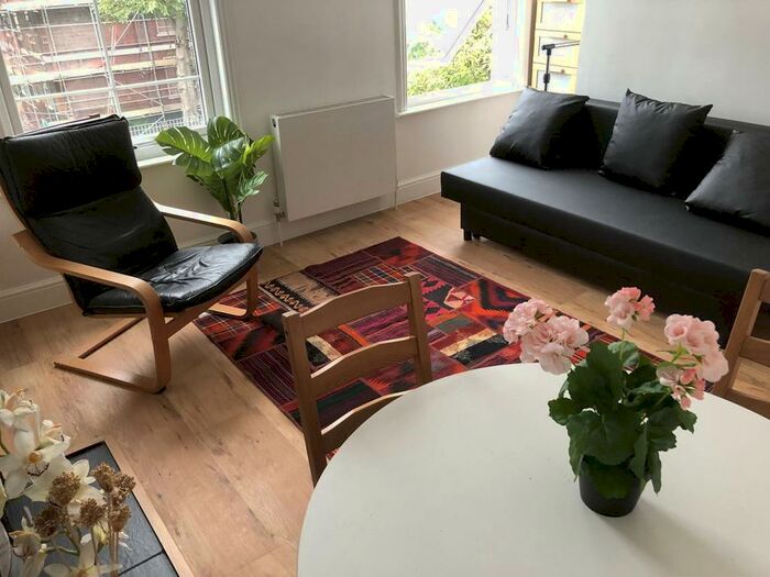 Studio To Rent In Leighton Road C, Kentish Town, London, NW5