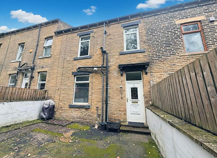 2 Bedroom Terraced House For Sale In Crossley Terrace South, Halifax, HX3