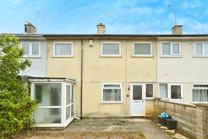 2 Bedroom Terraced House For Sale In Corsham Road, Swindon, SN2