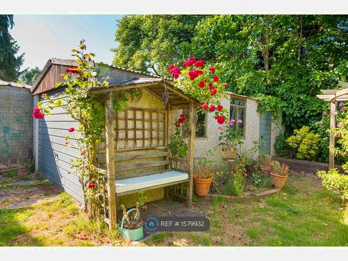 3 Bedroom Semi-Detached House To Rent In Cleveland Gardens, London, NW2