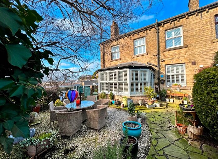 2 Bedroom Semi Detached House For Sale In Lascelles Hall Road, Huddersfield, HD5