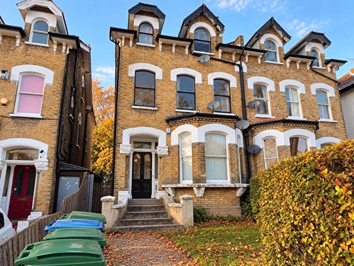 2 Bedroom Flat To Rent In Underhill Road, London, SE22