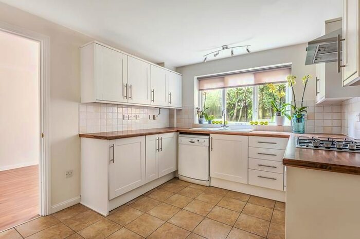 4 Bedroom Detached House To Rent In Knights Way, Camberley, GU15