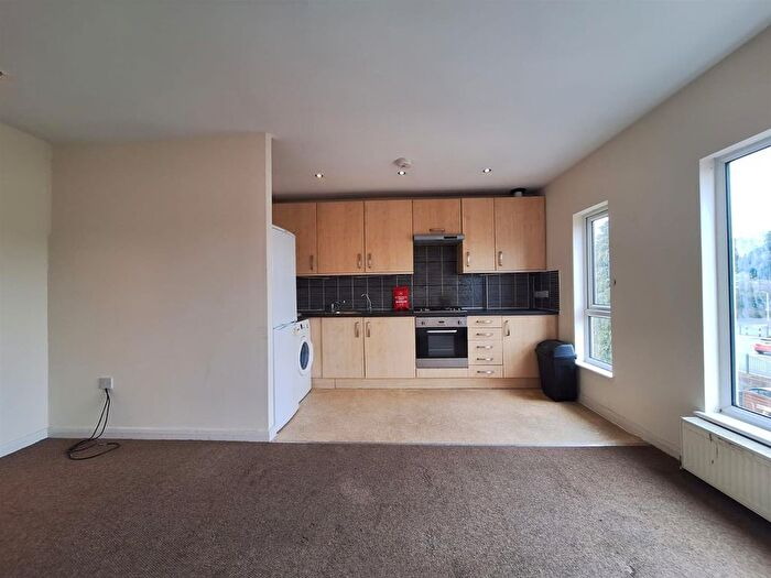 2 Bedroom Flat To Rent In Victoria Road, Ruislip, HA4