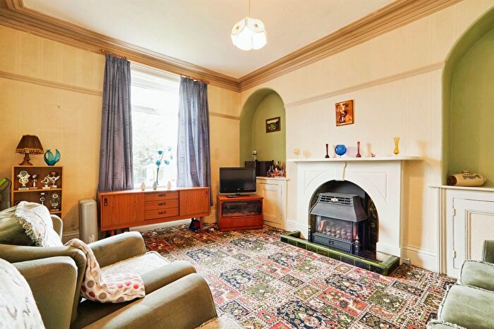 3 Bedroom Terraced House For Sale In King Street, Yeadon, Leeds, LS19