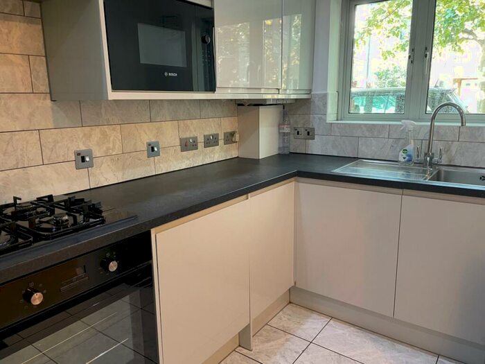 2 Bedroom House To Rent In London, SE13