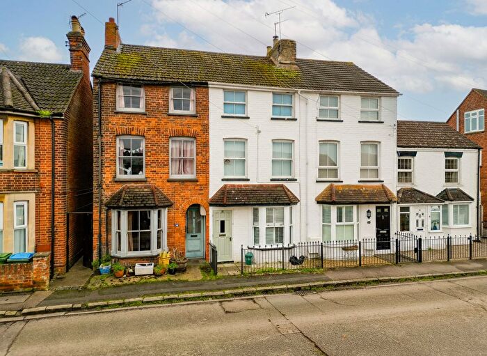 3 Bedroom Terraced House For Sale In Victoria Street, Aylesbury, HP20