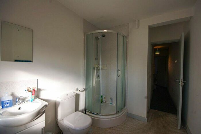 8 Bedroom Terraced House To Rent In Rookery Road, Selly Oak, Birmingham, B29