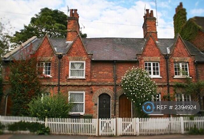 3 Bedroom Terraced House To Rent In Portsmouth Road, Guildford, GU2