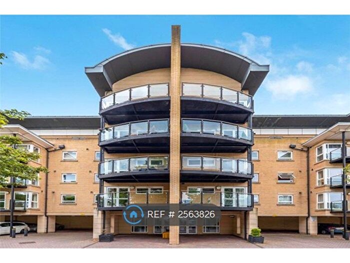 2 Bedroom Flat To Rent In Sparkes Close, Bromley, BR2