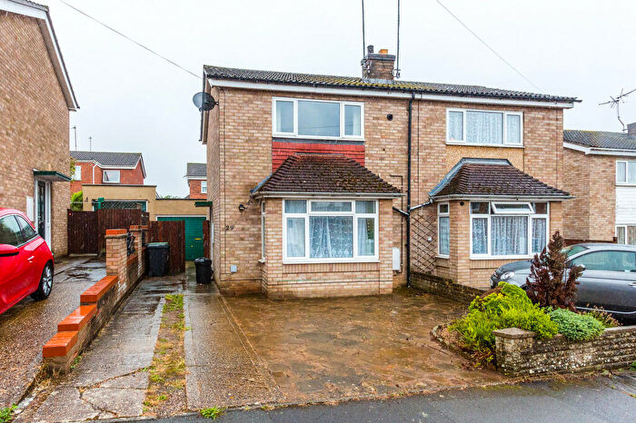 2 Bedroom Semi-Detached House To Rent In Meadow Walk, Higham Ferrers, NN10