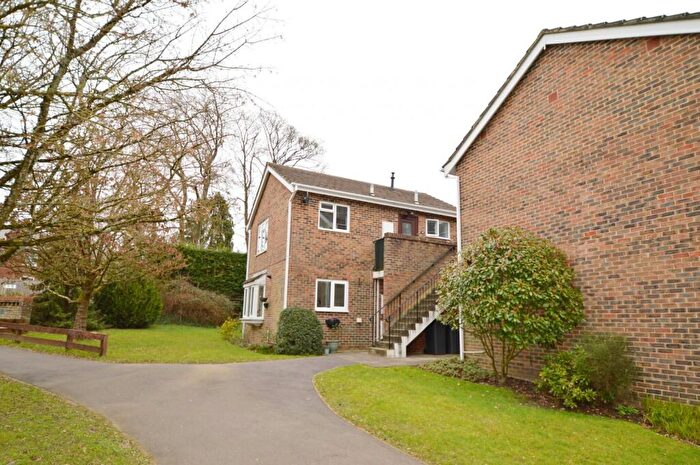 1 Bedroom Flat To Rent In Upper Heyshott, Petersfield, GU31