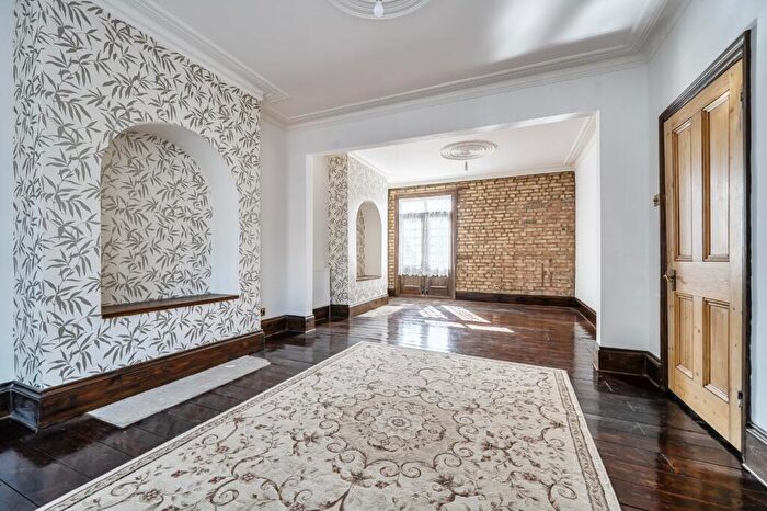 4 Bedroom Terraced House For Sale In College Road, Winchmore Hill, London, N21