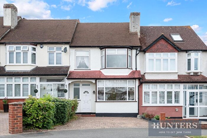 3 Bedroom Terraced House For Sale In Ardrossan Gardens, Worcester Park, KT4