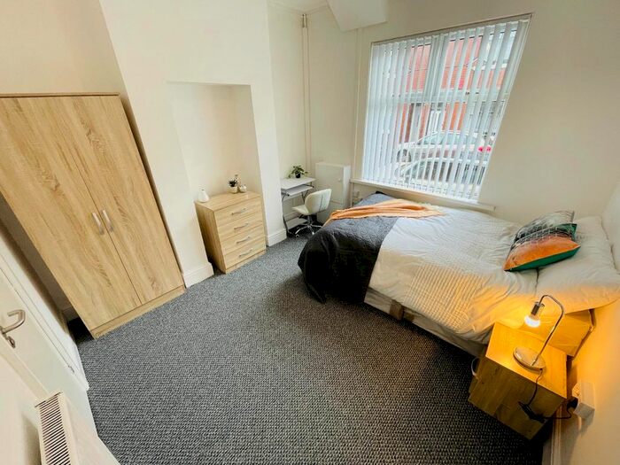 1 Bedroom Property To Rent In Harris Street, Hartshill, Stoke-On-Trent, ST4