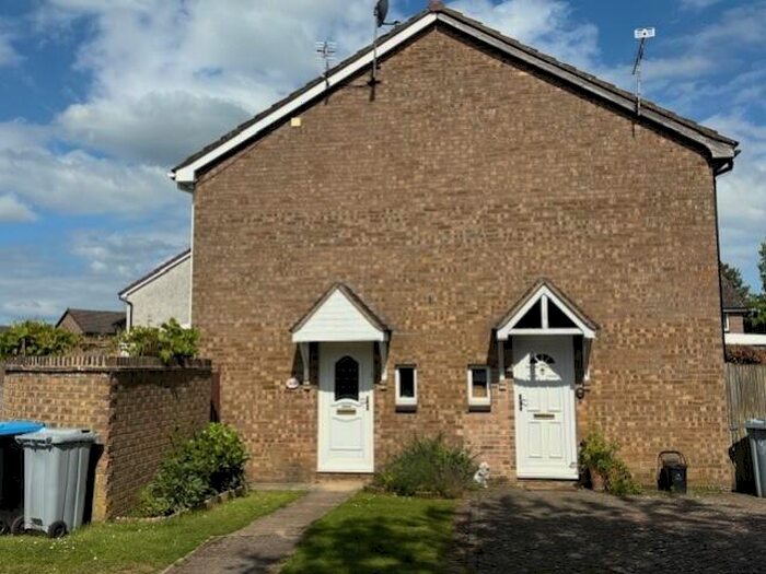 1 Bedroom Semi-Detached House To Rent In Bracken Close, Carterton, OX18