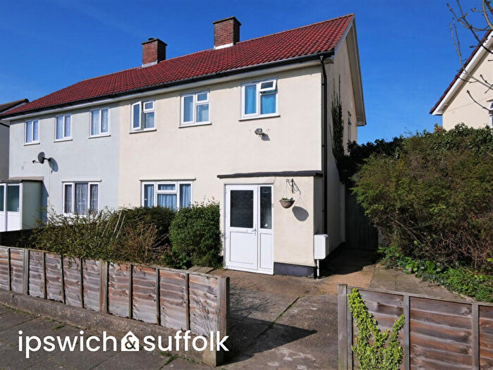 3 Bedroom Semi-Detached House For Sale In Parnell Road, Ipswich, IP1