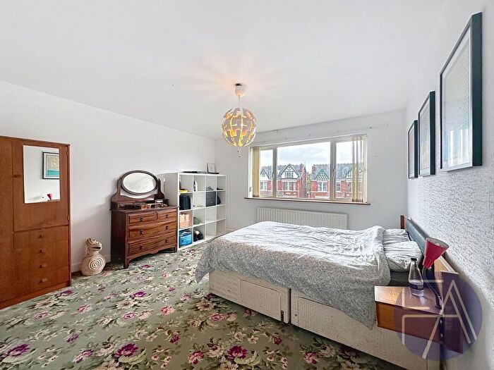 2 Bedroom Flat For Sale In Albany Road, Southport, Merseyside, PR9
