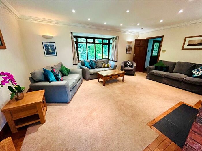 5 Bedroom Detached House To Rent In Station Road, Walsall, WS3