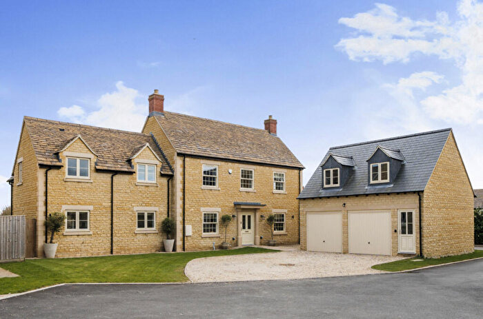 5 Bedroom Detached House For Sale In The Paddocks, Stonesfield, Oxfordshire, OX29