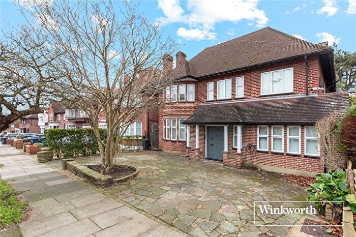 6 Bedroom Detached House To Rent In Fairholme Gardens, Finchley, London, N3