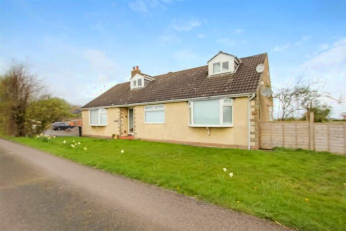 4 Bedroom Detached Bungalow For Sale In Lovesome Hill, Northallerton, DL6