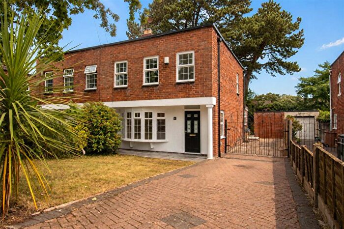 3 Bedroom Semi-Detached House For Sale In Howbeck Road, Prenton, Wirral, CH43