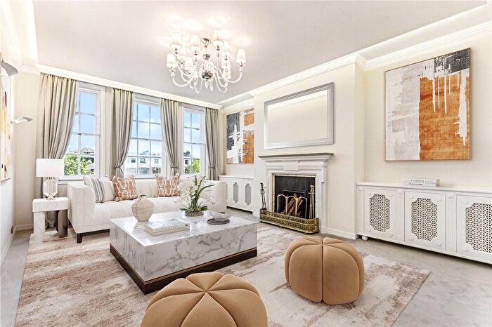 4 Bedroom Flat To Rent In Warwick Gardens, London, W14