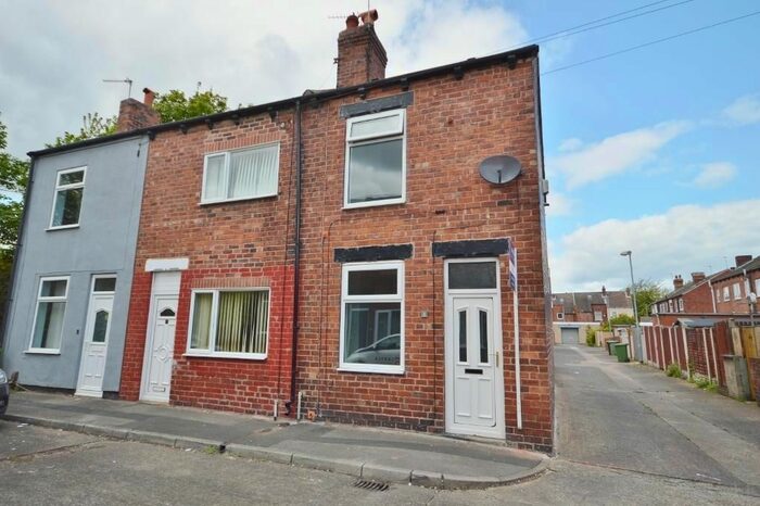 2 Bedroom End Of Terrace House To Rent In New Street, Castleford, WF10