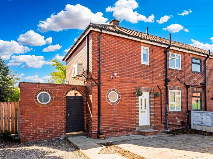 2 Bedroom Semi-Detached House For Sale In Queensway, Rothwell, LS26