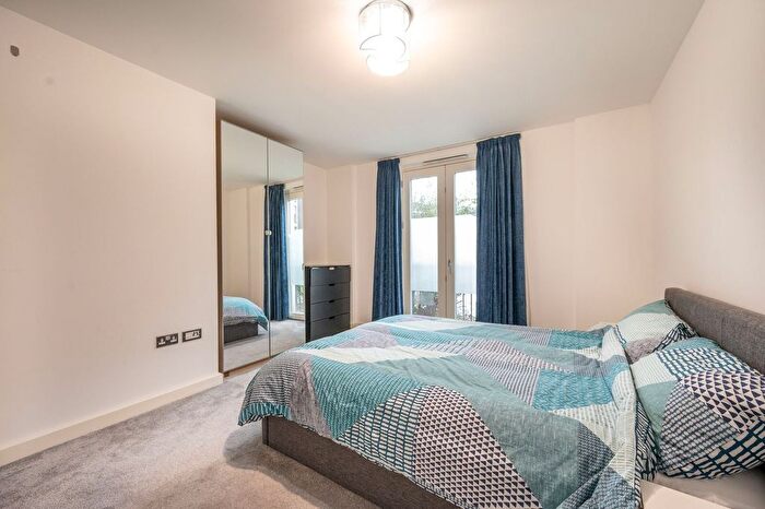 1 Bedroom Flat To Rent In Derny Avenue, Stratford, London, E20