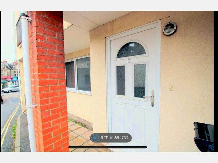 3 Bedroom Flat To Rent In Talbot Place, Bristol, BS4