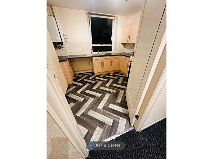 1 Bedroom Flat To Rent In Keighley Road, Bradford, BD8