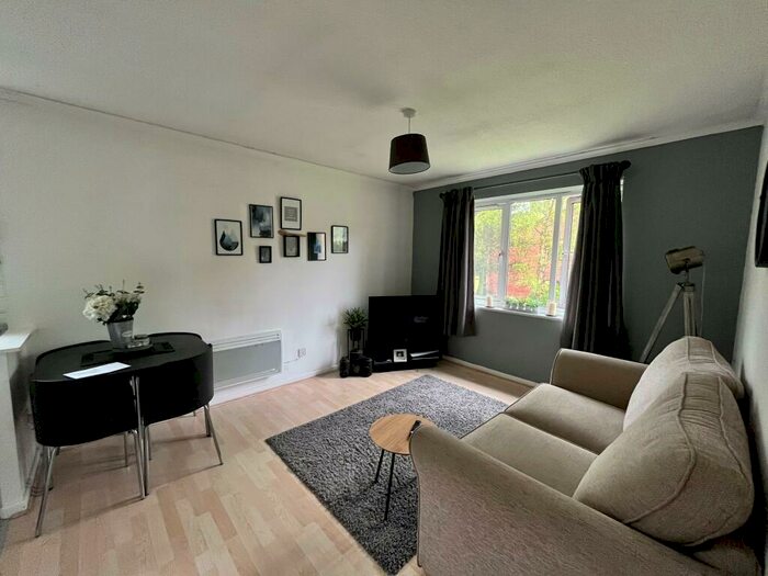 1 Bedroom Flat To Rent In Maywell Drive, Solihull, B92