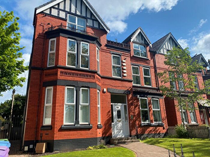 2 Bedroom Apartment To Rent In Ullet Road, L17