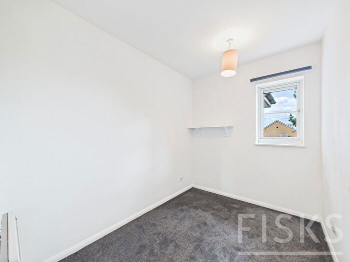 2 Bedroom Block Of Flats For Sale In Saxon Court, Benfleet, SS7