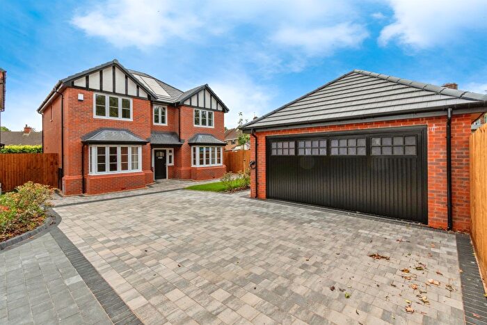 4 Bedroom Detached House For Sale In Whittington Grove, Bloxwich, Walsall, WS3