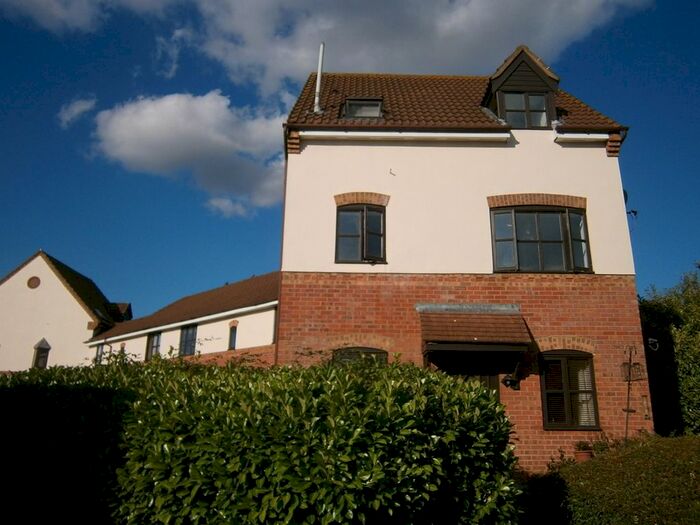 3 Bedroom Maisonette To Rent In Grace Avenue, Oldbrook, Oldbrook, Milton Keynes, MK6