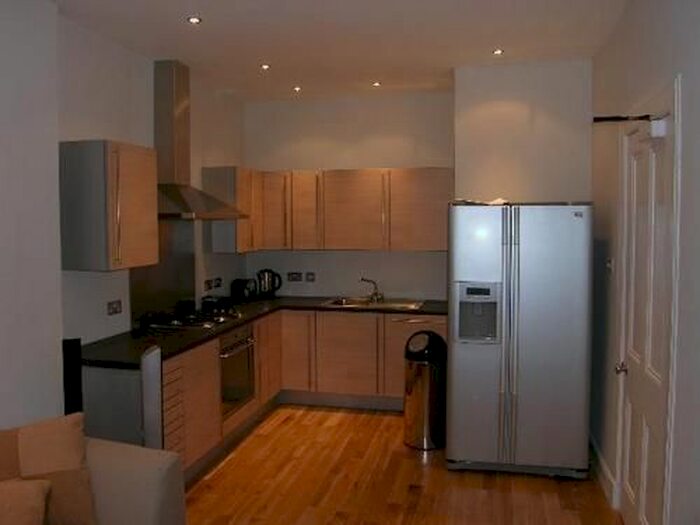 4 Bedroom Flat To Rent In Marchmont Street, Edinburgh EH9